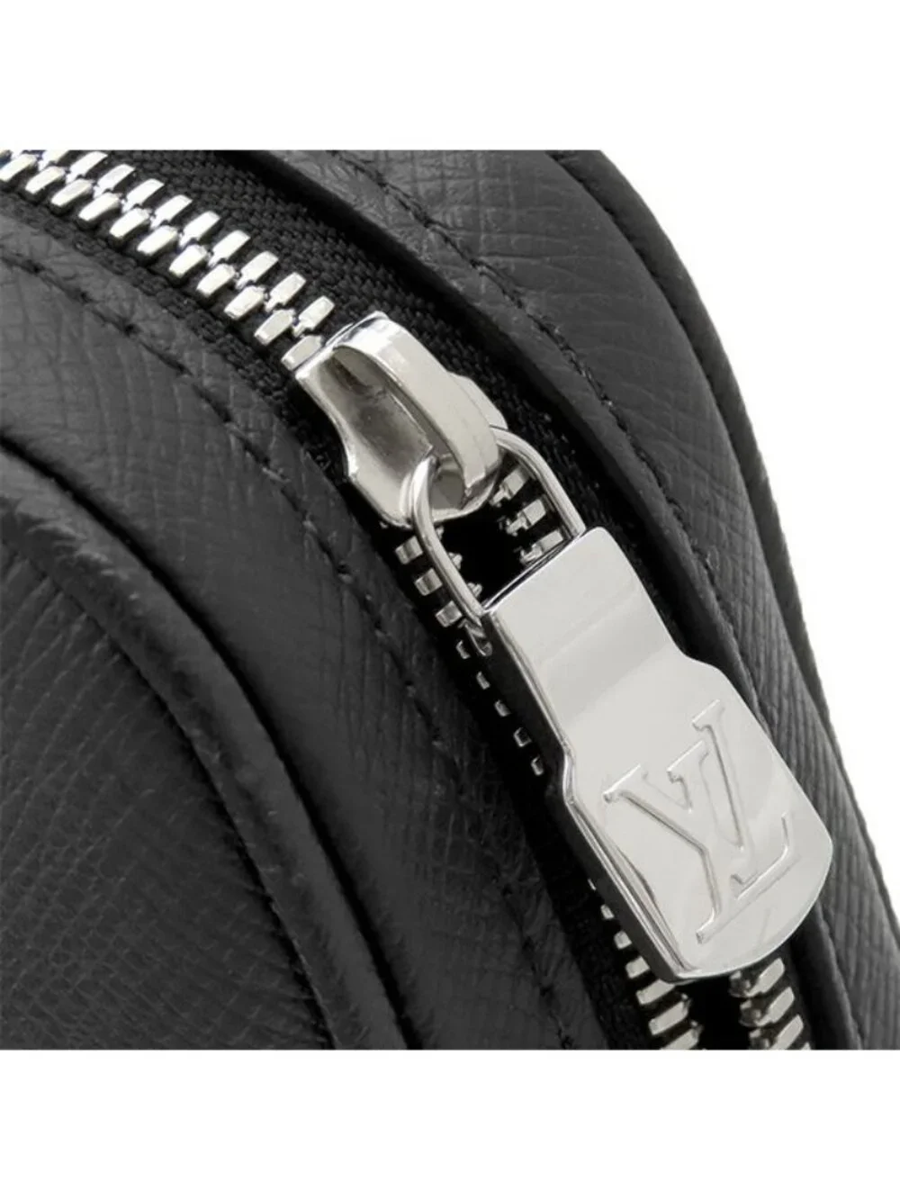Louis Vuitton Shoulder Bag Messenger Ppm Taiga Noir Silver Black